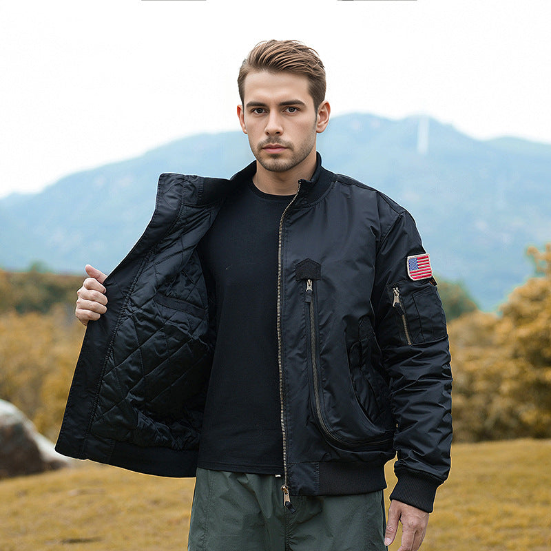 Herren modische Bomberjacke mit isolierendem Innenfutter und praktischen Taschen EB