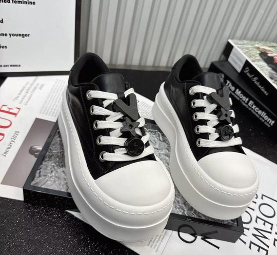 Damen Modische Sneakers mit auffälligem Design EB