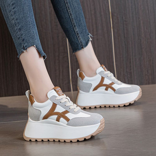 Damen Sportliche Plateau-Sneaker mit modischem Obermaterial und rutschfester Sohle EB