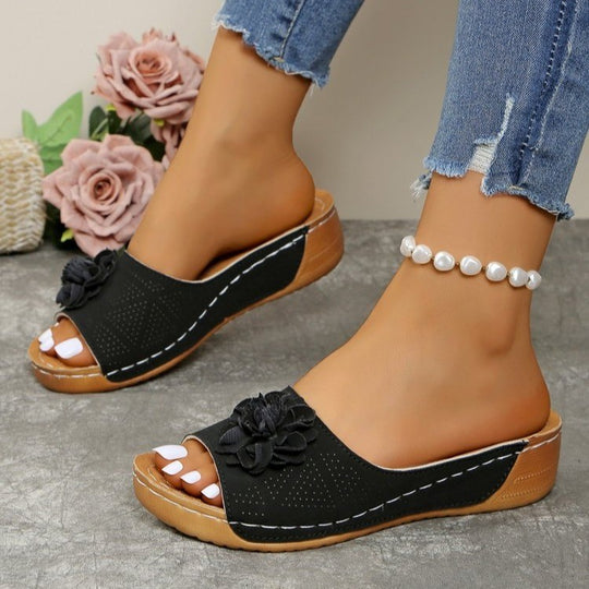 Damen Komfortabele Pantoletten mit floralem Detail EB