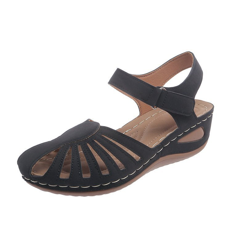 Damen Sandalen mit verstellbarem Riemen und durchbrochenem Design EB