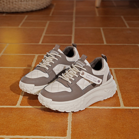 Damen Chunky Sneakers mit modernem Obermaterial und robustem Profil EB