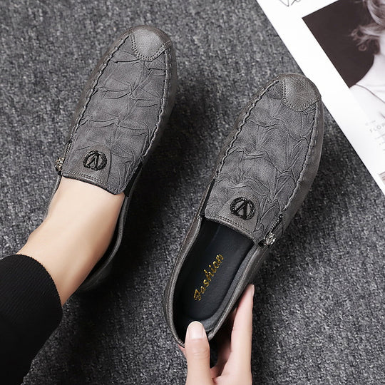 Herren elegante Lederoptik Slipper mit Zierreißverschluss, handgenähter Mokassinnaht und flexibler Komfortsohle EB