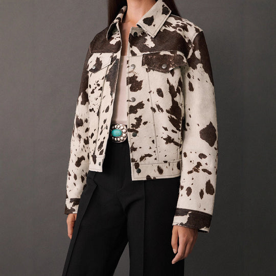 Damen Kurzjacke im modernen Cowhide-Design mit runden Taschen und Druckknöpfen EB