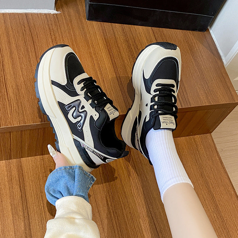 Damen Sportliche Sneakers mit mehrschichtigem Design und dämpfender Laufsohle EB