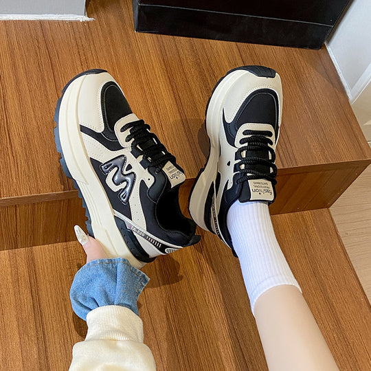 Damen Sportliche Sneakers mit mehrschichtigem Design und dämpfender Laufsohle EB