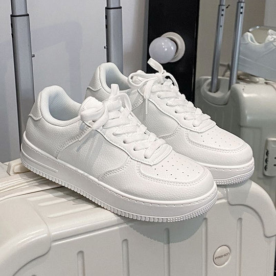 Damen Sneaker im minimalistischen Design mit atmungsaktiver Oberfläche EB
