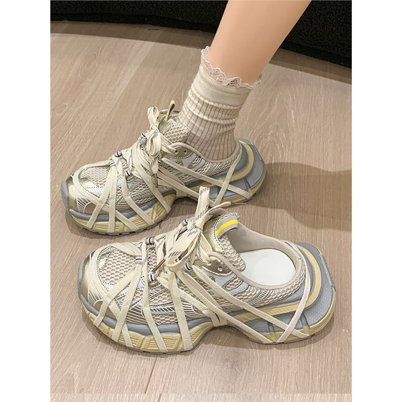 Damen Chunky-Sneaker mit mehrfachen Zier‑Riemen, atmungsaktivem Mesh und ergonomischer Plateau-Sohle EB