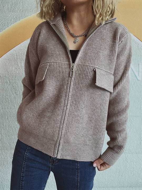 Damen lässige Strickjacke mit praktischen Taschen und hohem Kragen EB