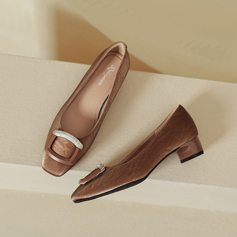 Damen Elegante Ballerinas mit modischem Schmuckdetail EB