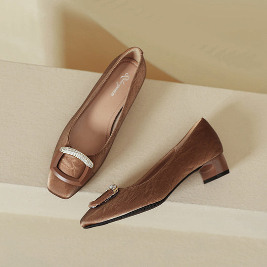 Damen Elegante Ballerinas mit modischem Schmuckdetail EB