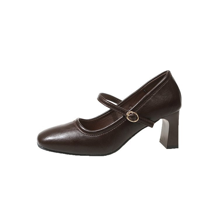Damen Pumps mit elegantem Absatz und Riemen EB