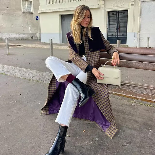 Damen Karierter Trenchcoat mit luxuriösen Veloursdetails EB