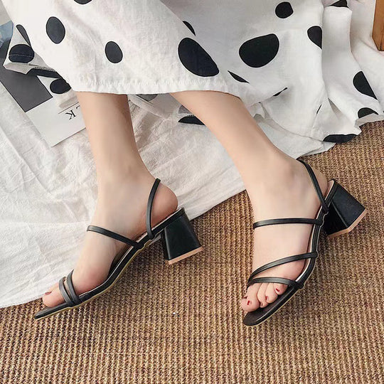 Damen elegante Sandalen mit modischen Riemen EB
