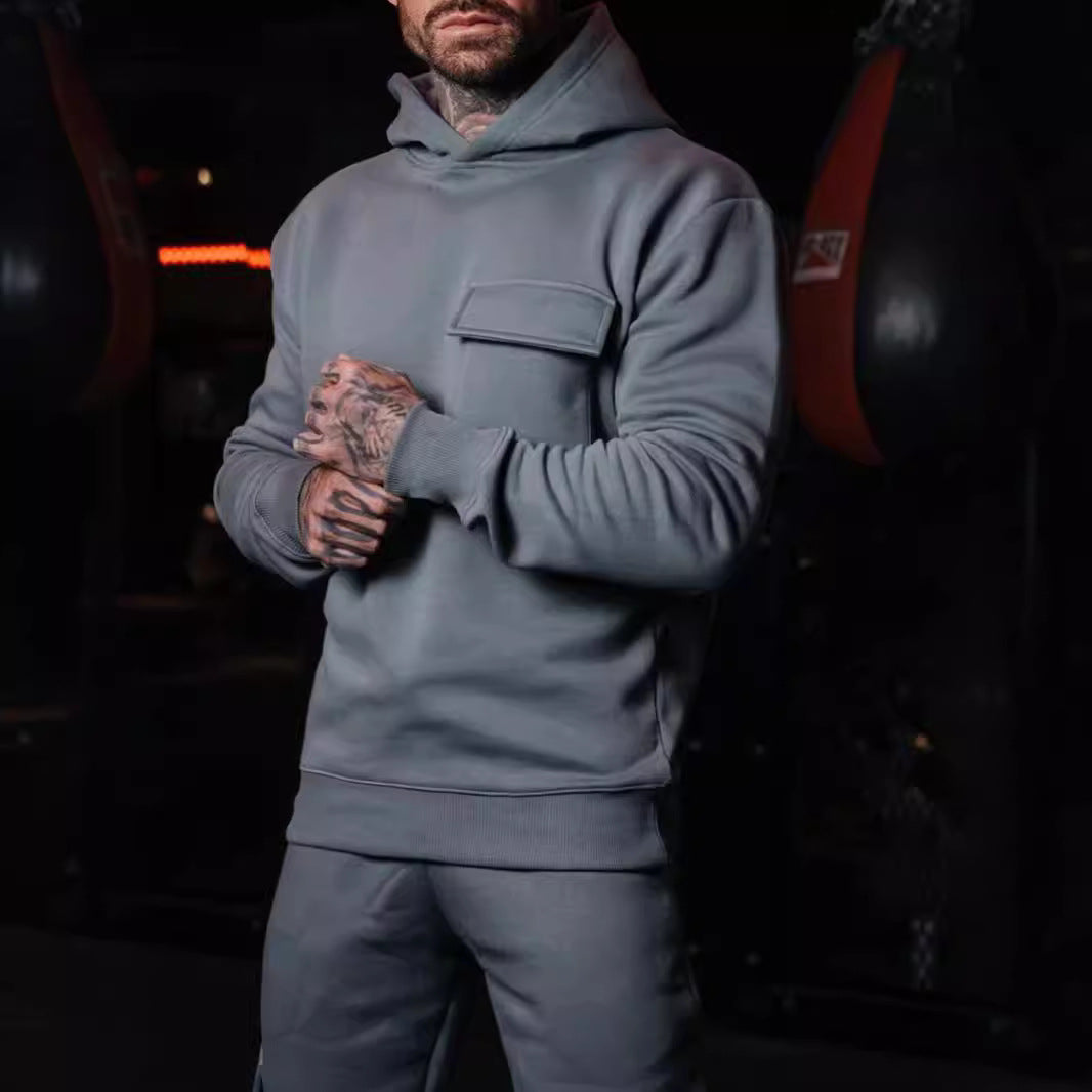 Herren nan athletischer Kapuzenpullover mit aufgesetzter Klappentasche aus schwerer French-Terry EB
