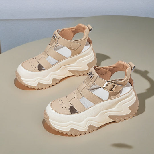 Damen Sportliche Sandalen mit rutschfestem Profil und angepasstem Riemendesign EB