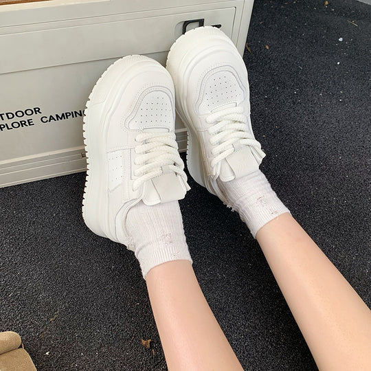 Damen Plateau-Sneaker mit atmungsaktivem Obermaterial und rutschfester Sohle EB