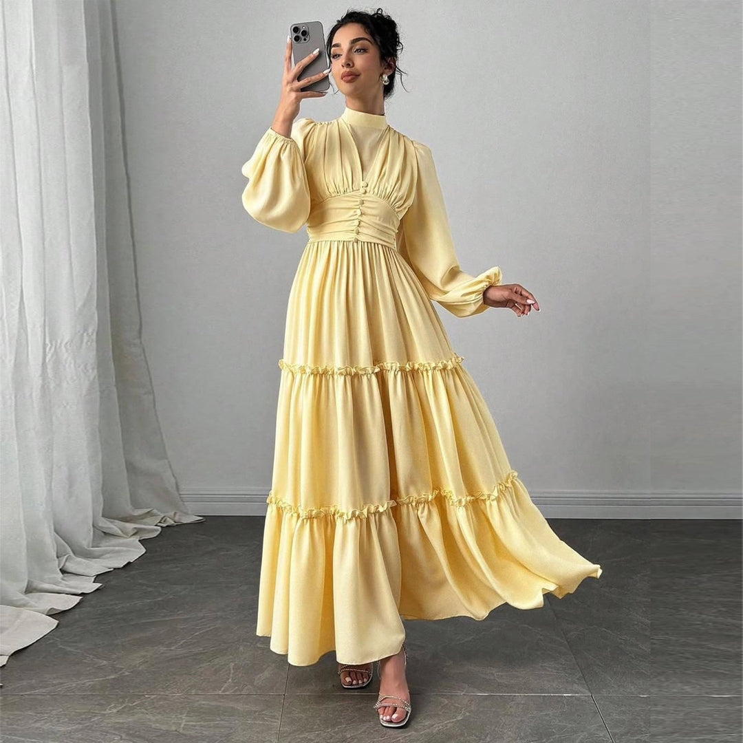 Damen Maxikleid mit eleganten Rüschendetails und gerafftem Oberteil EB