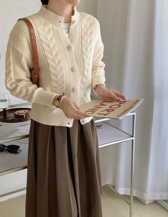 Damen gemütlicher Strickcardigan mit geflochtenem Muster und großen Knöpfen EB