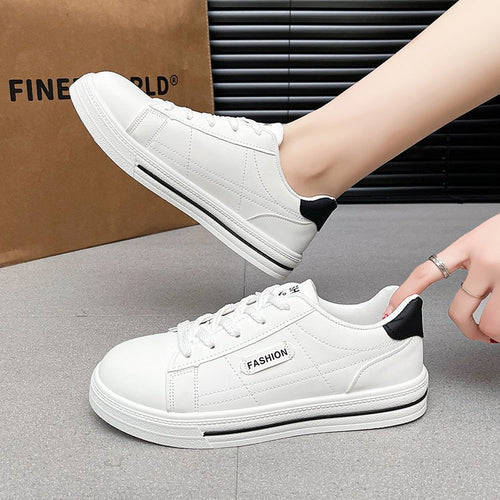 Damen Sportliche Sneakers mit großzügiger Dämpfung und bequemer Passform EB