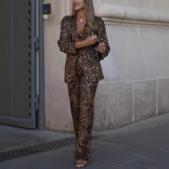 Damen Elegantes und modernes Anzugset mit Leopardenmuster EB
