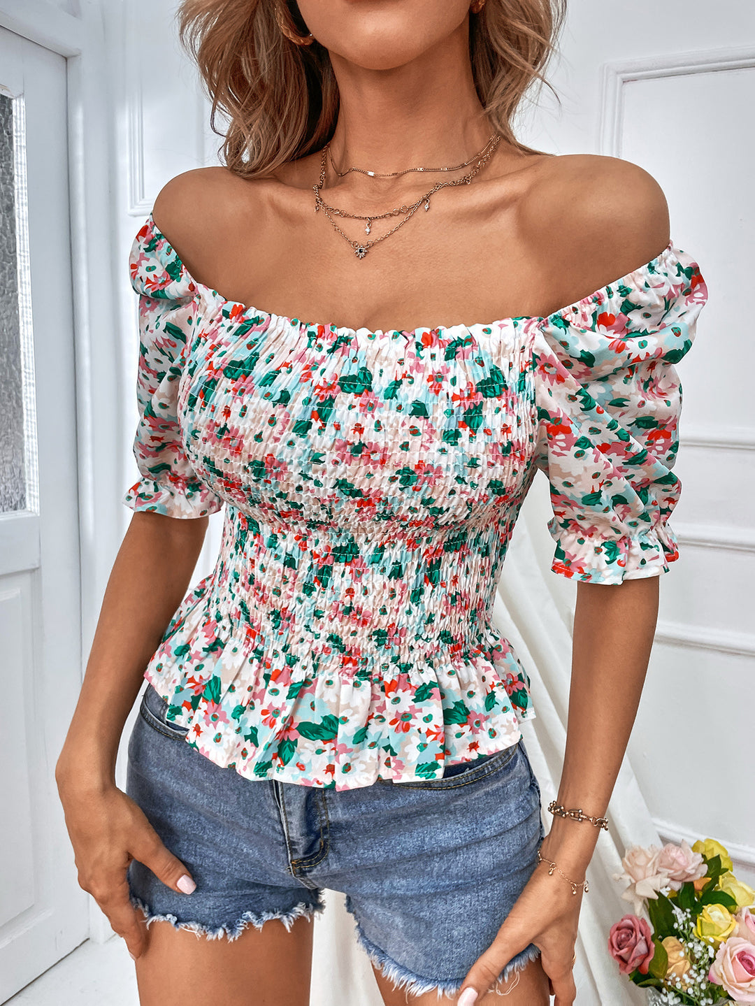 Damen Rüschentop mit Blumenmuster und schulterfreiem Design EB