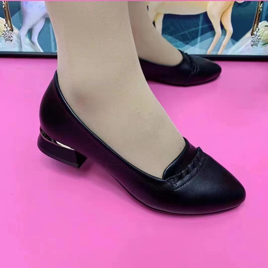 Damen elegante Ballerinas mit modischem Absatz und dezentem Design EB