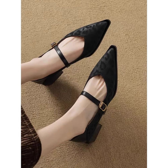 Damen stilvolle Sling-Pumps mit schmalem Riemen und leichtem Blockabsatz EB