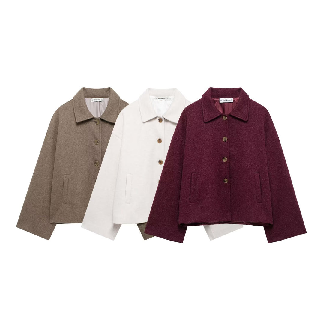 Damen nan kurze kastige Wolljacke mit Hemdkragen, durchgehender Knopfleiste und eingesetzten Eingrifftaschen EB