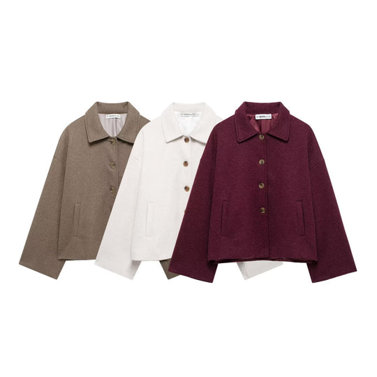 Damen nan kurze kastige Wolljacke mit Hemdkragen, durchgehender Knopfleiste und eingesetzten Eingrifftaschen EB