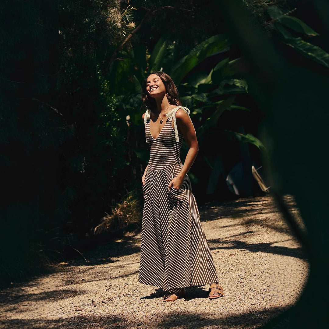 Damen Maxi-Sommerkleid mit verspielten Trägern und elegantem V-Ausschnitt EB
