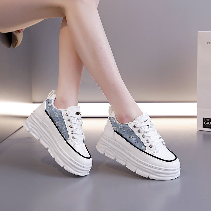 Damen Plattform Sneaker mit modischem Denim-Akzent und rutschfester Sohle EB