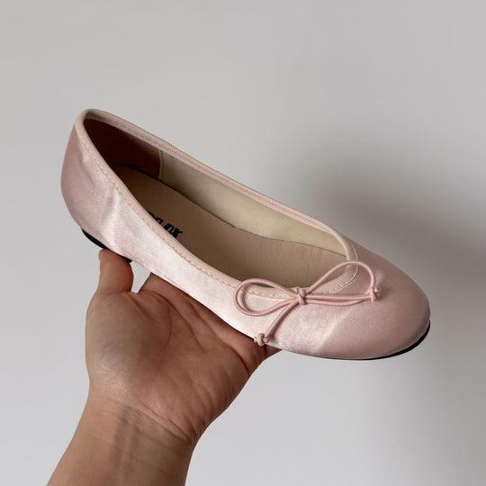 Damen Ballerinas mit elegantem Schleifenakzent und luxuriösem Satinfinish EB