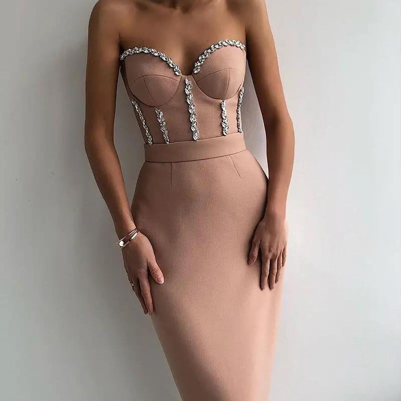 Damen figurbetontes Abendkleid mit eleganter Bustier-Optik und schimmernden Applikationen EB