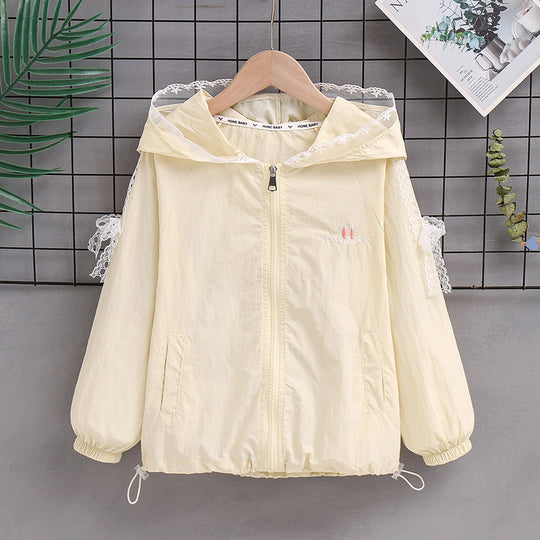 Damen nan leichte Kapuzenjacke mit Spitzenbesatz und niedlicher Stickerei R&B