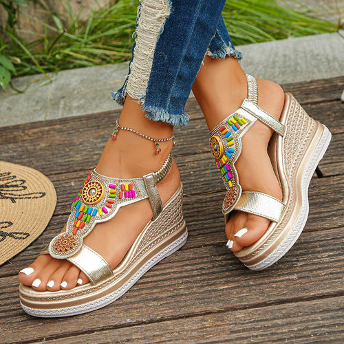 Damen Wedge-Sandalen mit buntem Schmuckdesign und komfortablem Fußbett EB