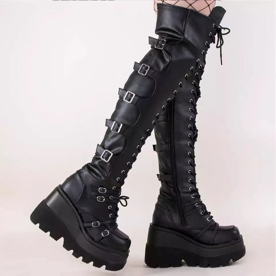 Damen Überknie Stiefel mit Schnallen-Detail und robustem Plateau EB