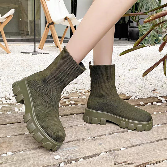 Damen  Strick-Stiefelette mit sockenähnlichem Schaft und markanter Profilsohle EB