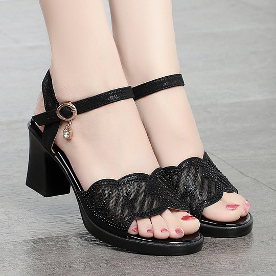 Damen elegante Sandaletten mit dekorativem Riemchen und funkelndem Schmuckdetail EB