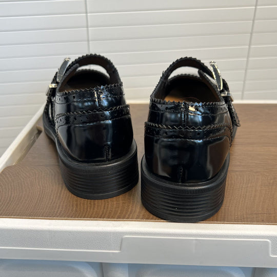 Damen Elegante Ballerinas mit modischem Schnallenverschluss und feiner Perforation EB