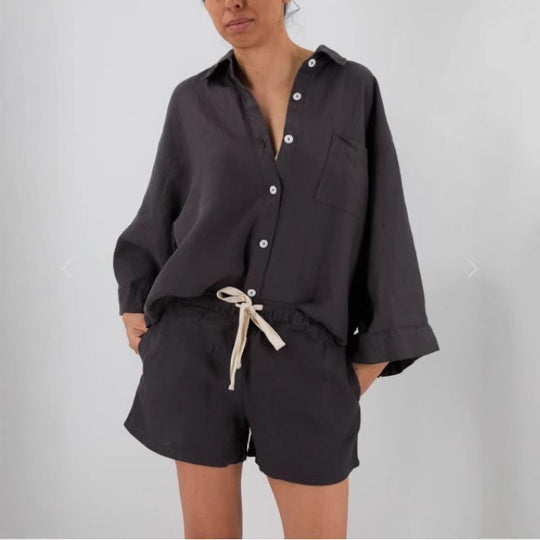 Damen Lässige Leinenbluse mit bequemen Schnitt und praktischen Taschen EB