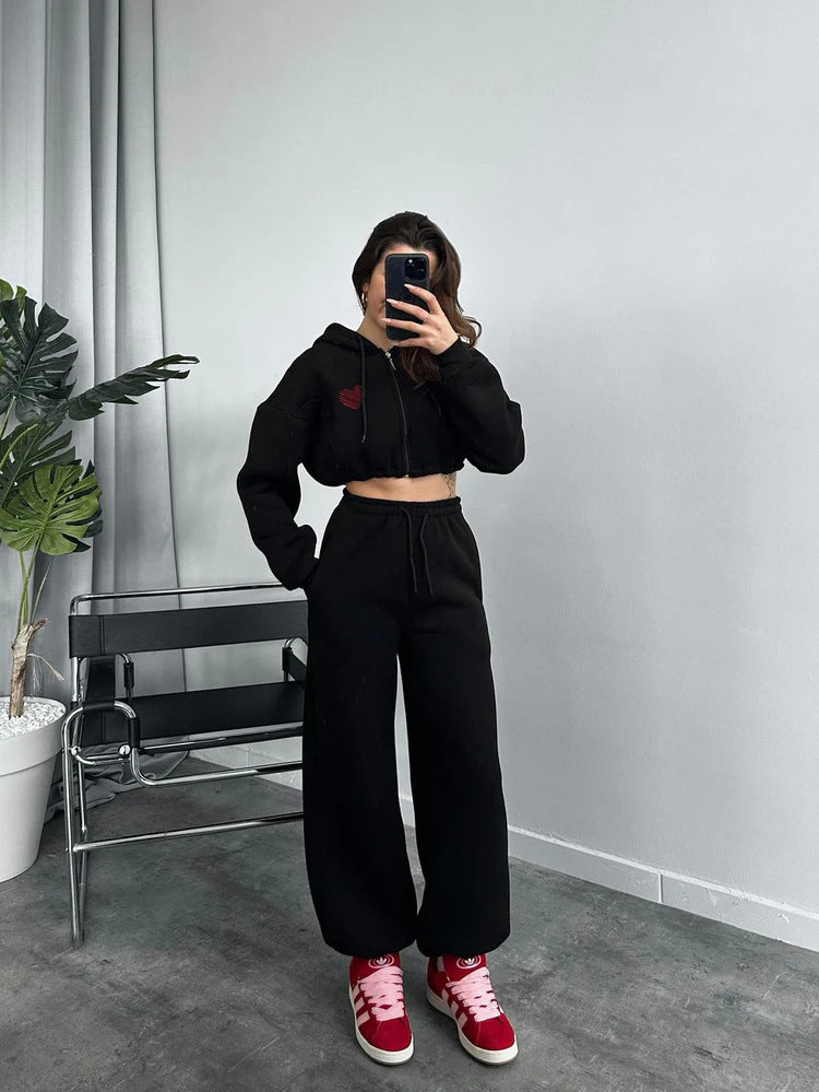 Damen Gekürztes Kapuzen‑Zip‑Set mit Herz‑Stickerei und weiter High‑Waist Jogginghose EB
