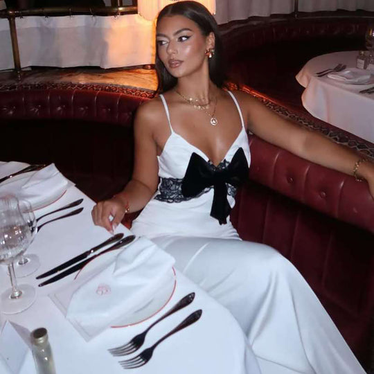 Damen Elegantes Maxikleid mit verführerischem Satineinsatz und charmantem Schleifenakzent EB
