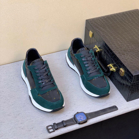 Damen Sportliche Sneakers mit robuster Wildleder-Oberfläche und modernen Designelementen EB