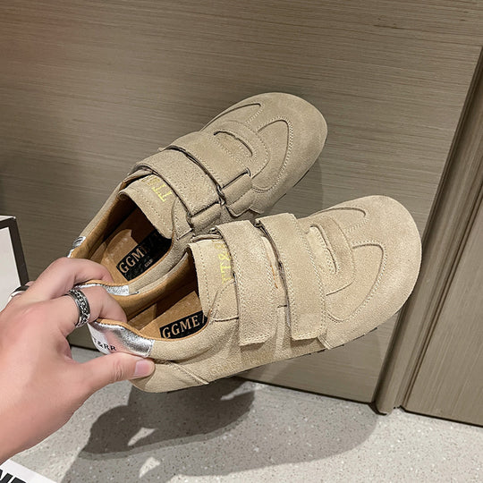 Damen Sportliche Velours Sneaker mit verstellbarem Klettverschluss und ergonomischer Sohle EB