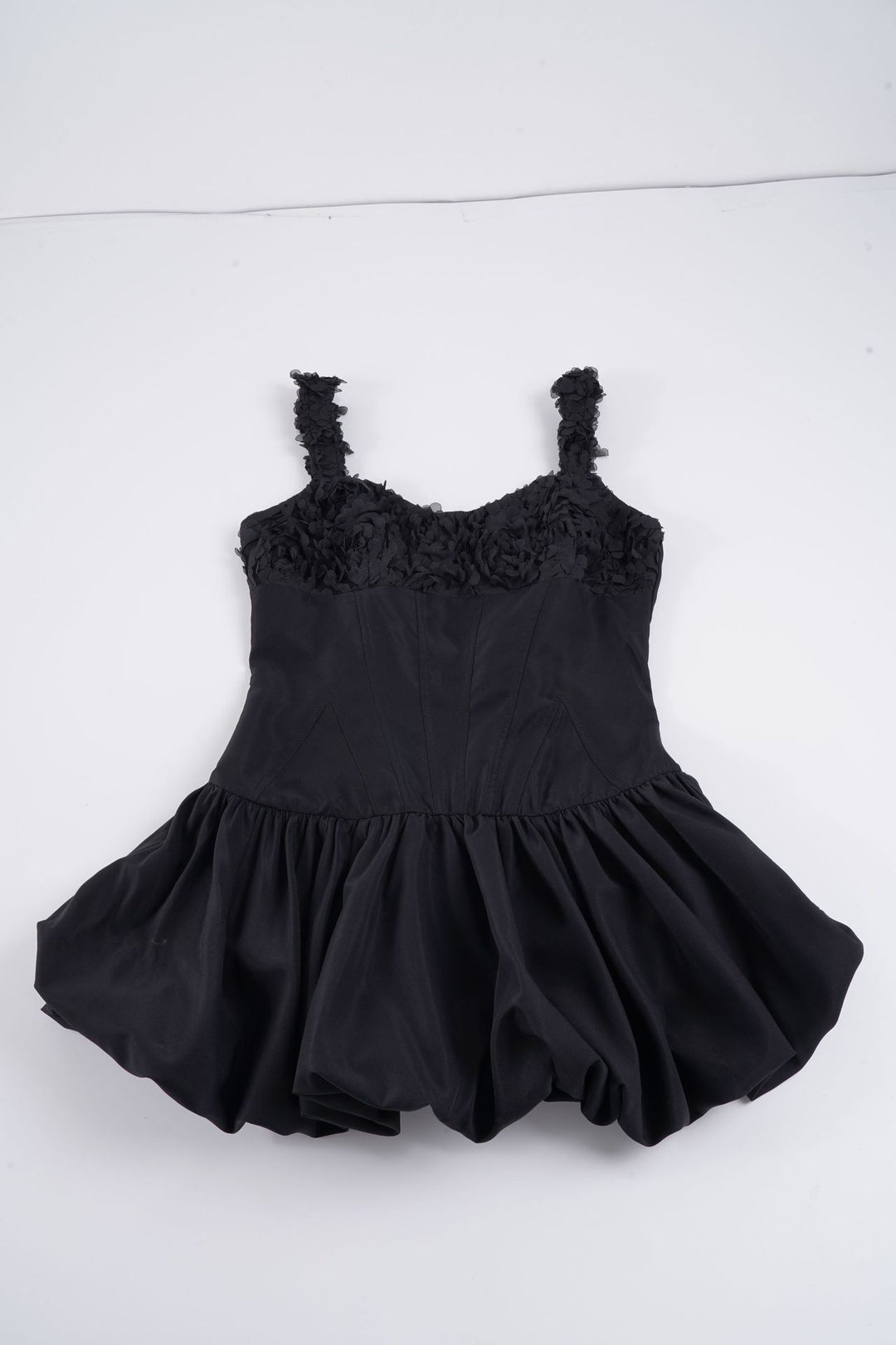 Damen Minikleid mit floralem Spitzenoberteil und voluminösem Rock EB