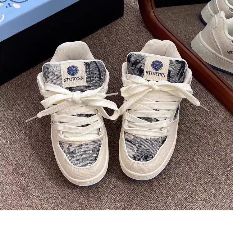 Damen Vintage Sport Sneakers mit modischem Denim-Design EB
