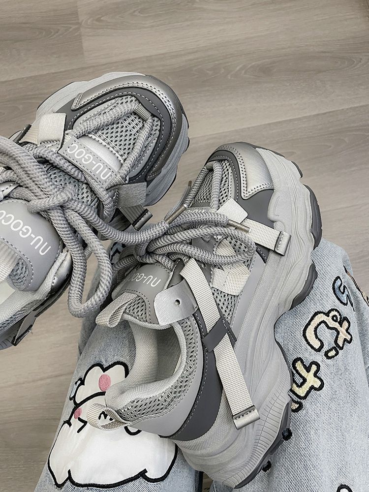 Damen Sportliche Chunky Sneakers mit atmungsaktiver Mesh-Oberfläche und innovativem Schnürsystem EB