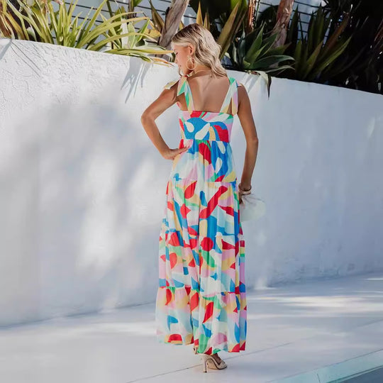 Damen Maxikleid mit buntem geometrischen Design und voluminösem Rock EB