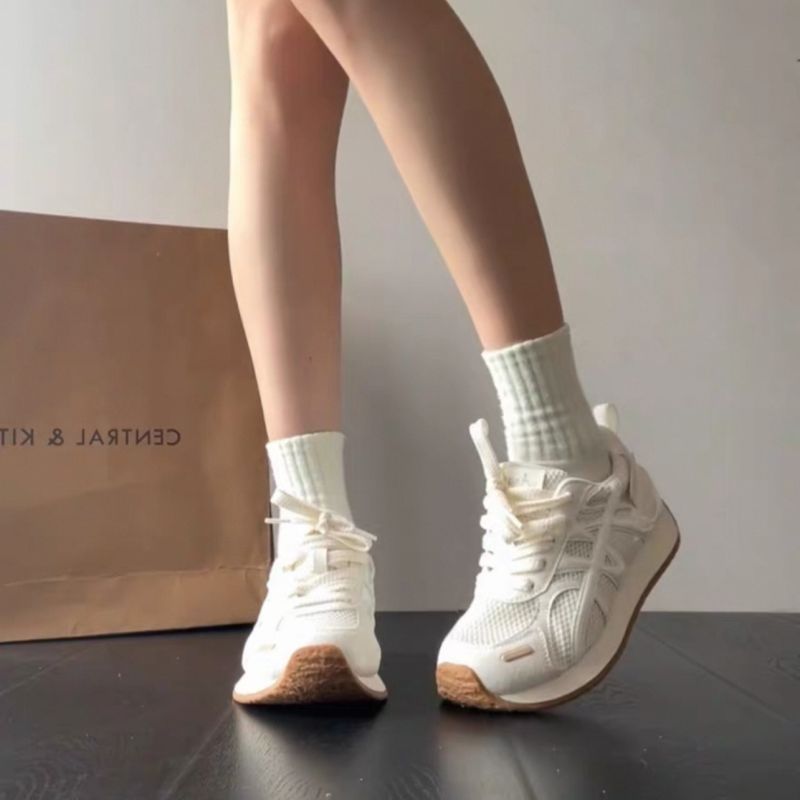 Damen Sportliche Mesh-Sneaker mit dämpfenden Eigenschaften und modernem Design EB